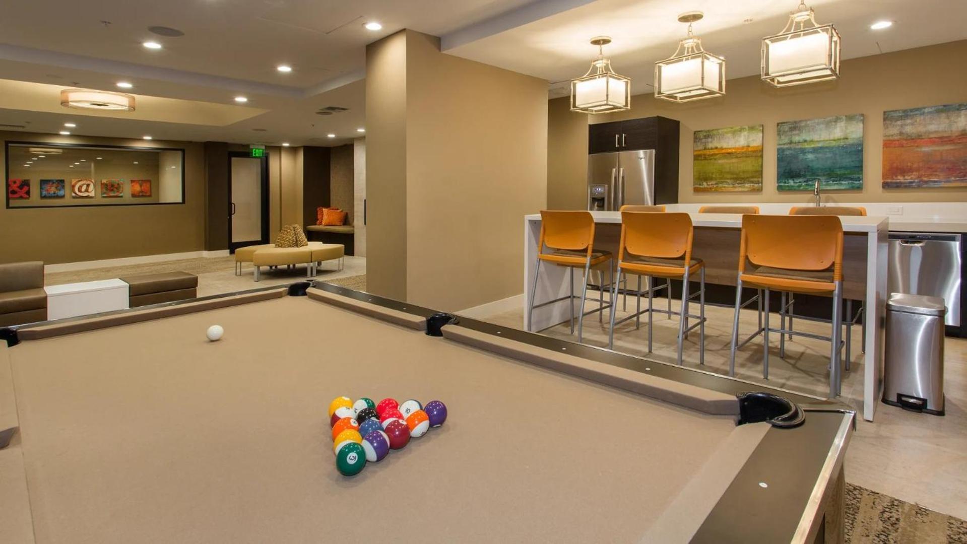 In La - 1br With Free Parking, Laundry, Pool * Los Ángeles